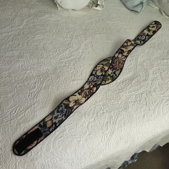 Floral Tapestry Wrap Belt - Picture 9 of 9